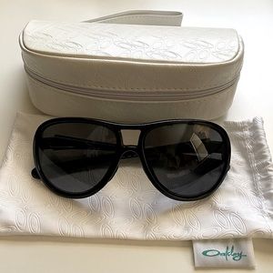 Oakley OO9218 Twentysix.2 Women's Aviator Sunglasses | Color: Black